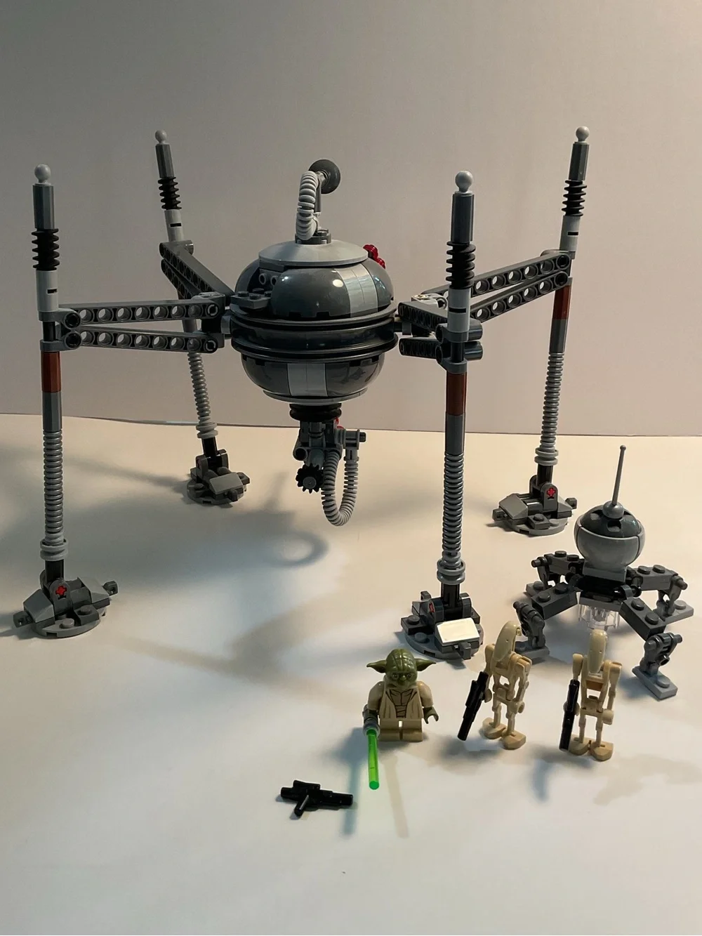 Lego Star Wars Homing Spider Droid Set with Yoda 75142-1